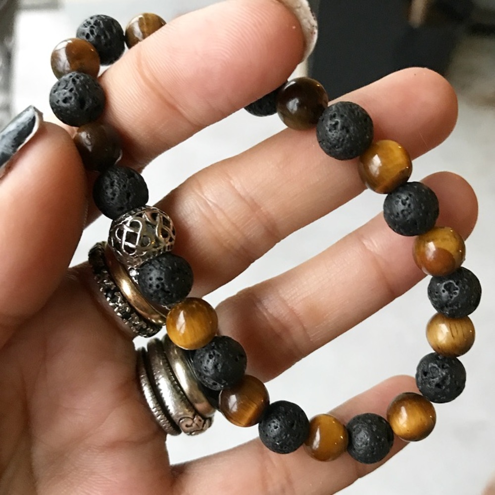 Men or women Lava rock & tiger eye celtic bracelet - Picture 4 of 7